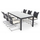 Grosser Rattan Tisch für den Garten